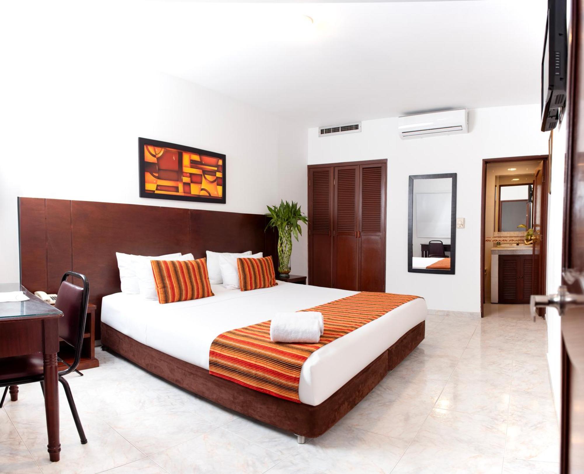 Tama Hotel Granada Real Cali Esterno foto